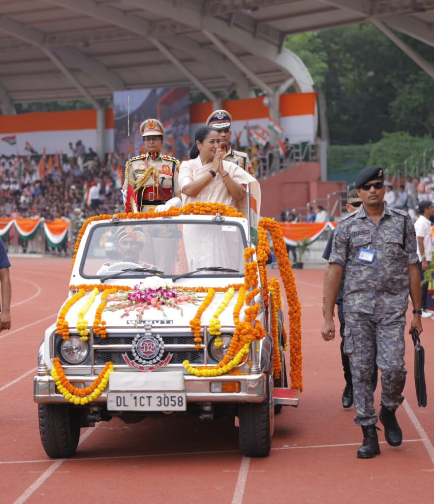 1000313315-882x1024 ऐसी दिल्ली बनाएंगे, जहां सपने देखने की आजादी हो और उन्हें पूरा करने के अवसर भी: सीएम रेखा गुप्ता