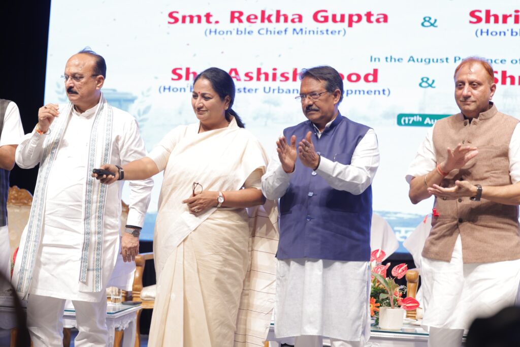1000314657-1024x683 मुख्यमंत्री रेखा गुप्ता ने ‘दिल्ली को कूड़े से आजादी-स्वच्छता अभियान 2026’ का किया शुभारंभ