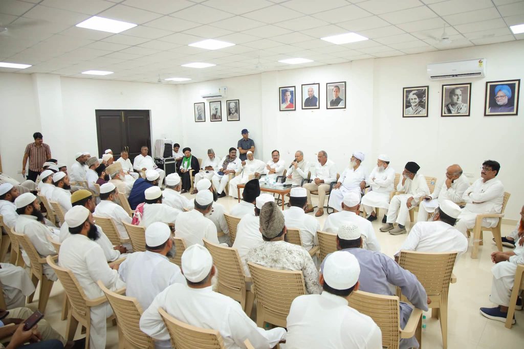 1000318380-1024x683 UCC और धार्मिक स्थलों के मुद्दे पर अशोक गहलोत से मिला मुस्लिम प्रतिनिधिमंडल