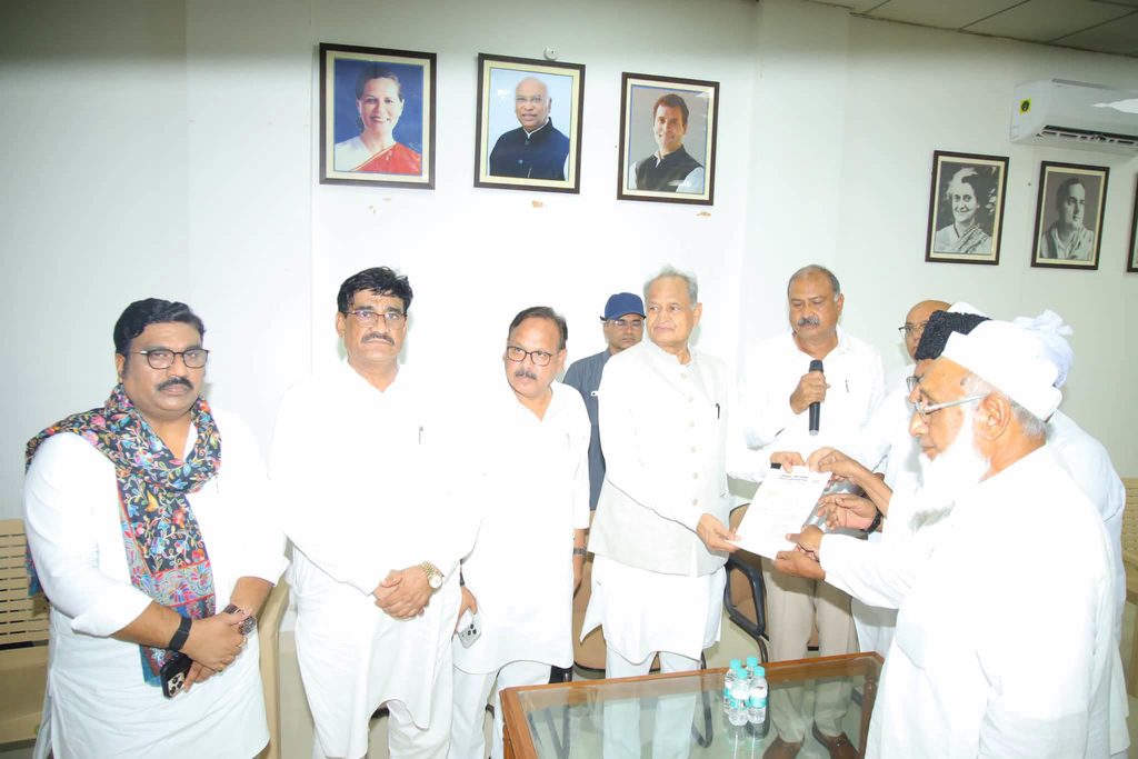 1000318382-1024x683 UCC और धार्मिक स्थलों के मुद्दे पर अशोक गहलोत से मिला मुस्लिम प्रतिनिधिमंडल