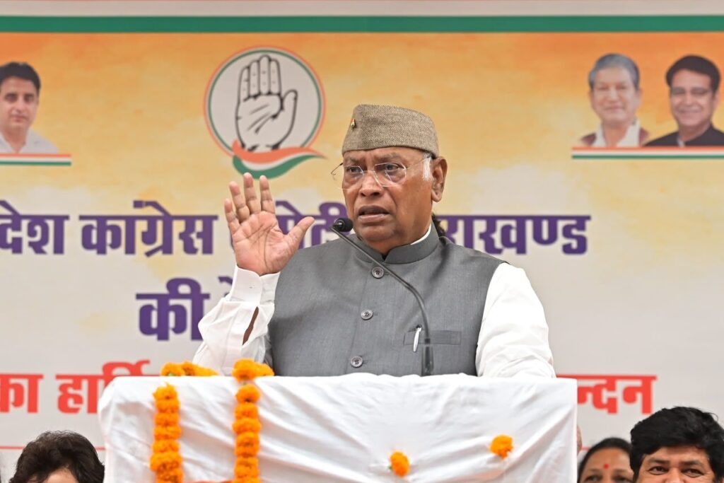 Congress_President_Shri_Mallikarjun_Kharge_interacted_with_the_newly_appointed_PCC_and_the_DCC_Presidents_Rudrapur_Uttarakhand_5_744a65b223-1024x683 हल्द्वानी में मल्लिकार्जुन खरगे की जनसभा के बाद रैली स्थल के ‘शुद्धिकरण’ की कांग्रेस ने की कड़ी निंदा