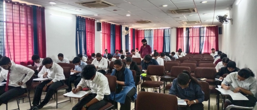 Image3 छात्रों को IDFC फर्स्ट बैंक और Epam में शानदार प्लेसमेंट मिला