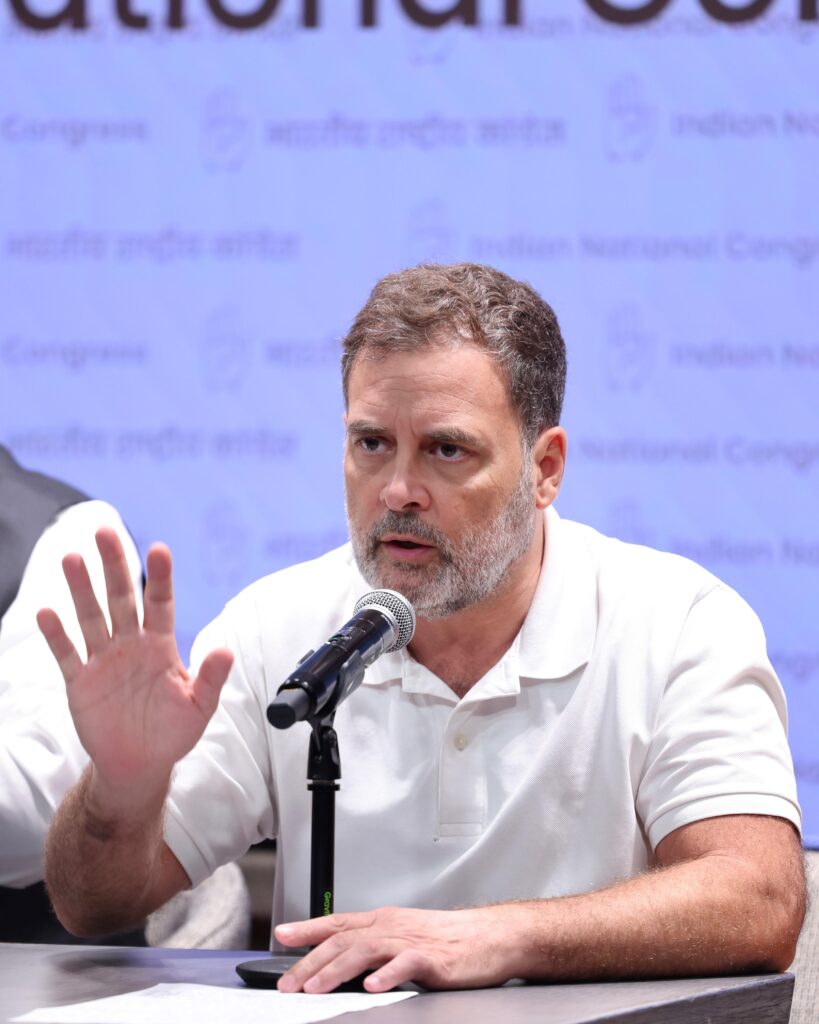 Shri_Mallikarjun_Kharge_and_Shri_Rahul_Gandhi_addressed_the_media_at_Indira_Bhawan_AICC_Hdqrs_13_0e7093a9d0-819x1024 कांग्रेस अध्यक्ष मल्लिकार्जुन खरगे और नेता प्रतिपक्ष राहुल गांधी ने प्रधानमंत्री को पत्र लिख जाति जनगणना की मौजूदा प्रक्रिया पर जताई गंभीर आपत्ति