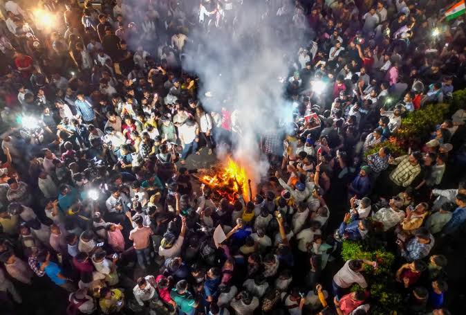 images-2 राहुल गांधी का सीएम हेमंत सोरेन को पत्र: 'रांची में आंदोलनरत छात्रों से खुद मिलें, संवाद से ही निकलेगा समाधान'