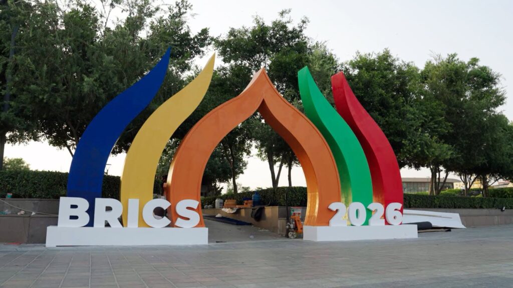 802030641_1838197727561791_4732168653348188272_n-3-1024x576 BRICS 2026: क्या डॉलर की बादशाहत को चुनौती दे रहा है नया वैश्विक गठजोड़? भारत के लिए क्या हैं फायदे और नुकसान?