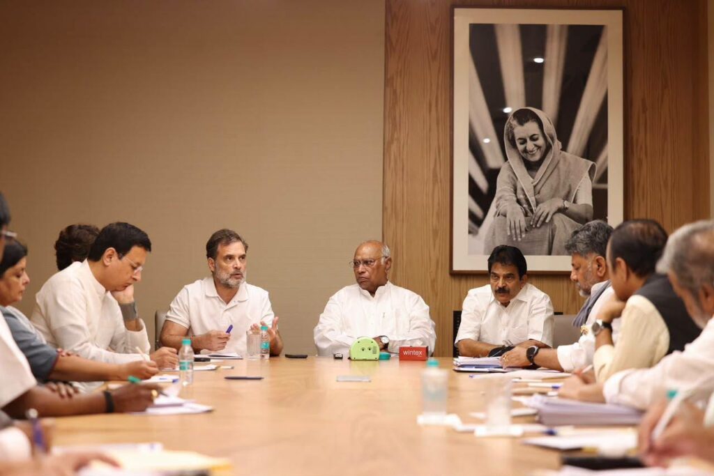 Congress-Meeting-on-SIR-2-1024x683 वोटर लिस्ट और SIR पर कांग्रेस CWC का बड़ा प्रस्ताव, PM समेत CEC से इस्तीफे की मांग
