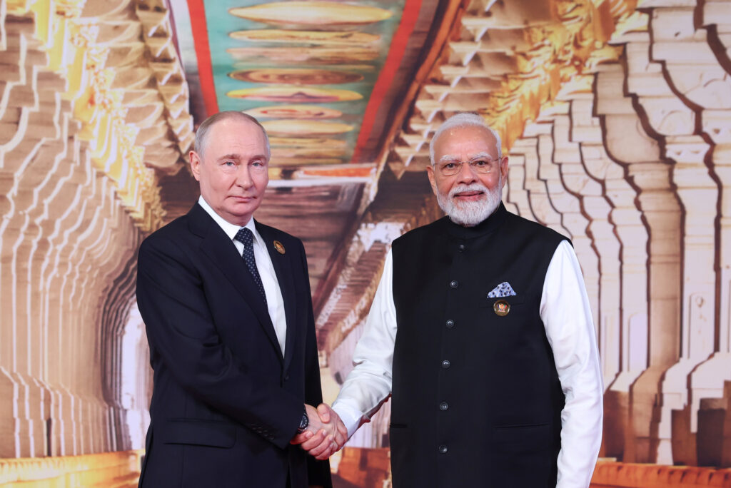 H20260912216308-1024x684 BRICS 2026: क्या डॉलर की बादशाहत को चुनौती दे रहा है नया वैश्विक गठजोड़? भारत के लिए क्या हैं फायदे और नुकसान?