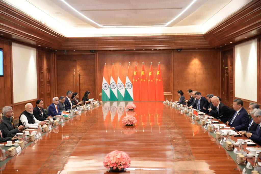 H20260912216372-1024x683 BRICS 2026: क्या डॉलर की बादशाहत को चुनौती दे रहा है नया वैश्विक गठजोड़? भारत के लिए क्या हैं फायदे और नुकसान?