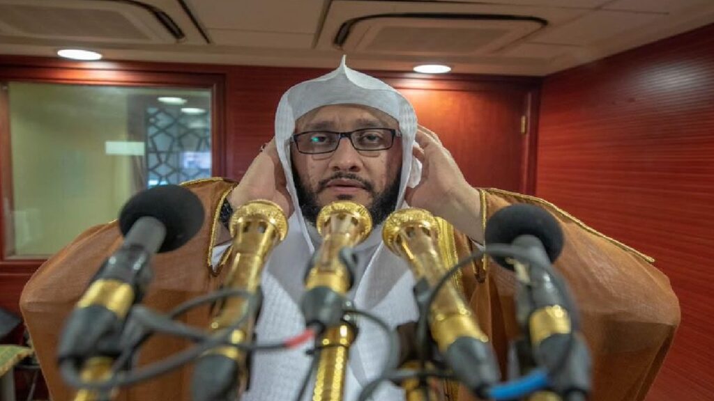 Ibrahim-Al-Madani-1024x576 مسجد الحرام کے معروف مؤذن شیخ ابراہیم المدنی 51 برس کی عمر میں انتقال کر گئے؛ عالمِ اسلام میں رنج و غم کی لہر
