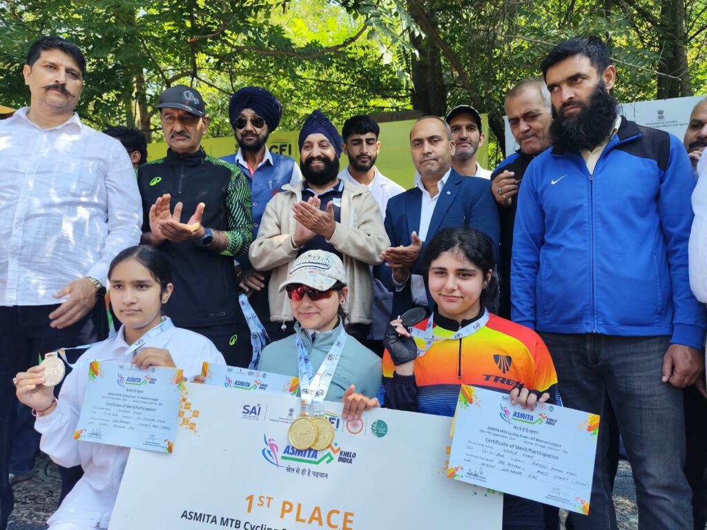 JK-1024x768 श्रीनगर में आयोजित हुई अस्मिता खेलो इंडिया महिला MTB साइक्लिंग UT लीग 2026