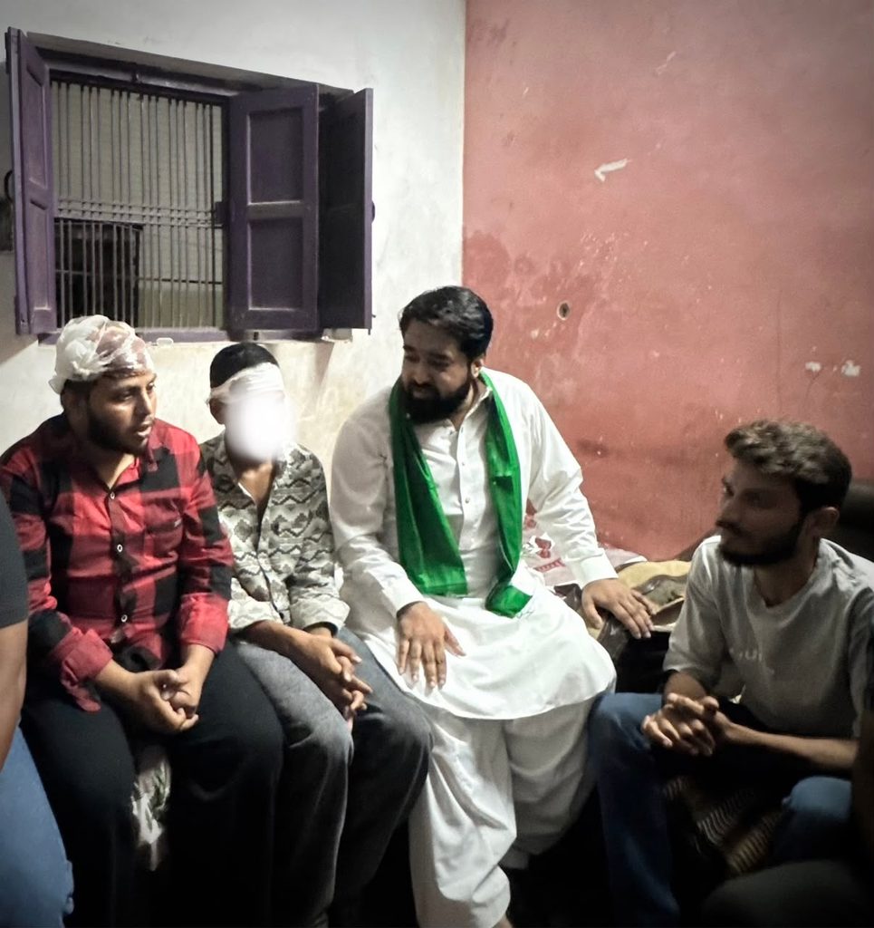 MIM-965x1024 नाबालिग के साथ कथित मारपीट एवं पत्थरबाज़ी की घटना को लेकर AIMIM प्रतिनिधिमंडल ने पीड़ित परिवार से की मुलाक़ात