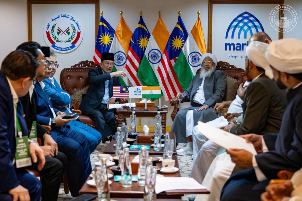 Mly1-1024x683 केरल पहुंचे मलेशियाई PM अनवर इब्राहिम, ग्रैंड मुफ्ती शेख़ अबूबकर अहमद से की मुलाक़ात!