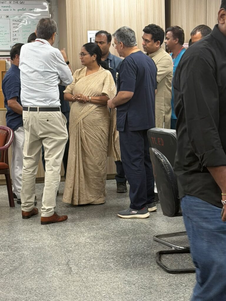 SN2-768x1024 सत्य निकेतन भवन हादसे में बचाव व राहत कार्य युद्धस्तर पर जारी, मुख्यमंत्री रेखा गुप्ता ने स्वयं संभाली निगरानी