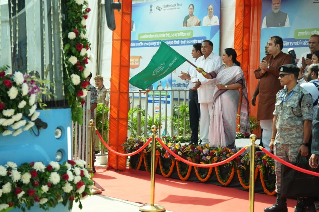r.1-1024x682 दिल्ली में हरित और आधुनिक सार्वजनिक परिवहन के नए युग की शुरुआत, मुख्यमंत्री रेखा गुप्ता ने दीं कई बड़ी सौगातें