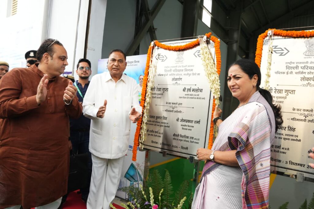 r.3-1024x682 दिल्ली में हरित और आधुनिक सार्वजनिक परिवहन के नए युग की शुरुआत, मुख्यमंत्री रेखा गुप्ता ने दीं कई बड़ी सौगातें