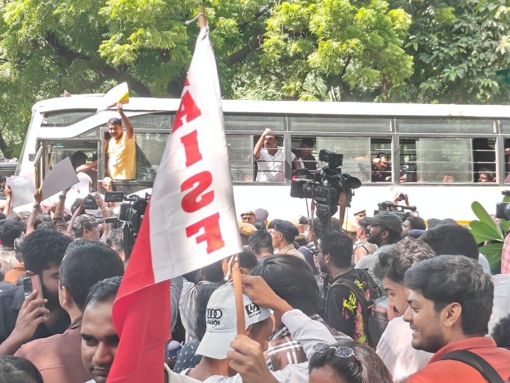 Protestors-at-Jantar-Mantar-New-Delhi-on-2nd-Oct-2026-1024x768 जंतर-मंतर से शिवाजी पार्क तक SIR के खिलाफ प्रदर्शन, CEC ज्ञानेश कुमार के इस्तीफे की मांग पर दिल्ली में 700 से अधिक हिरासत में
