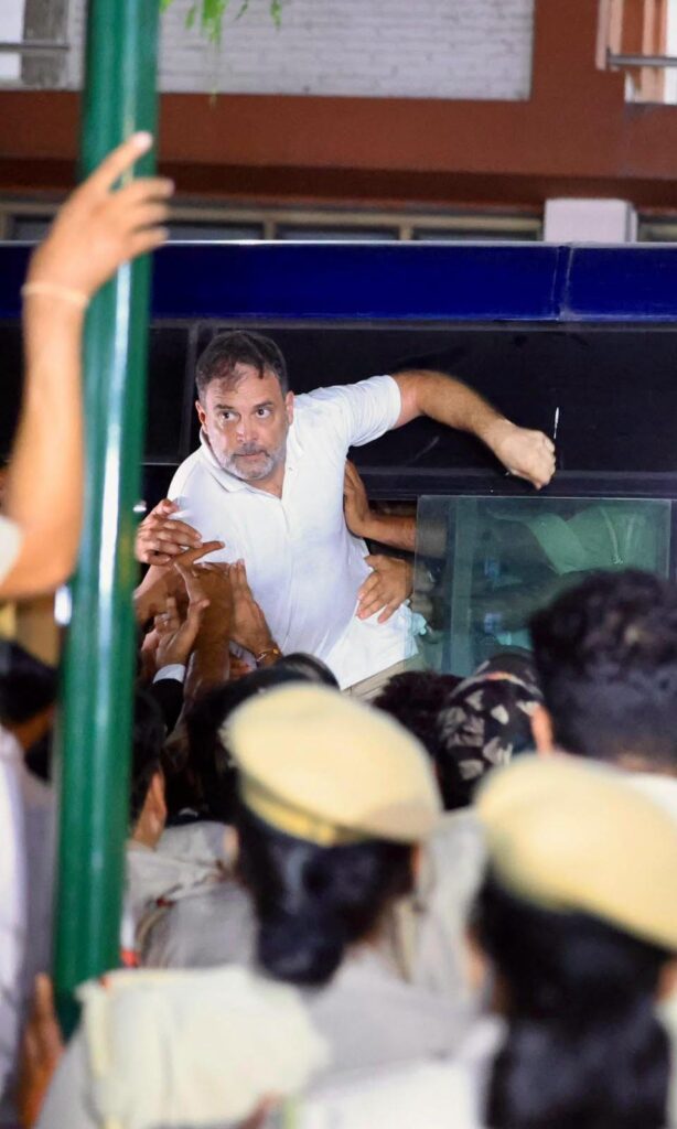 Raga-at-Police-custody-614x1024 SIR के ख़िलाफ विपक्षी पार्टियों का March, EC Office पहुंचने से पहले पुलिस ने रोका फिर ले लिया हिरासत में