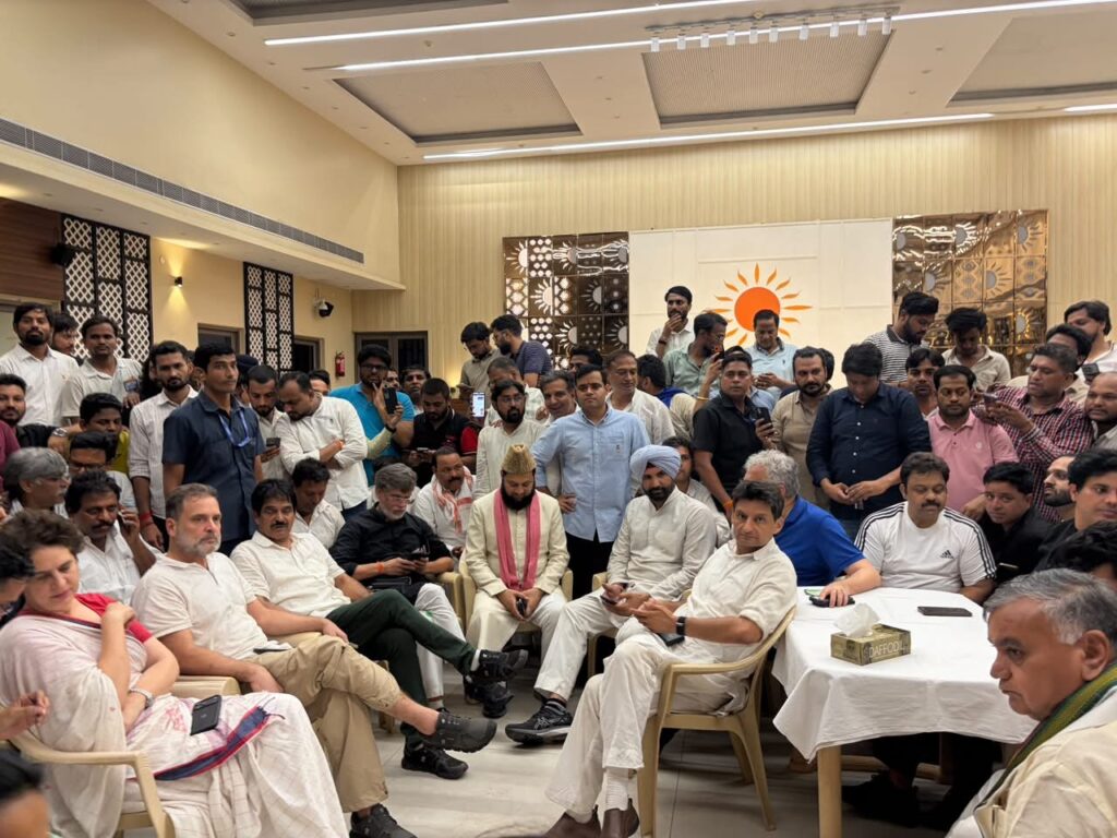 Raga-detained-in-Kingsway-police-station-1024x768 SIR के ख़िलाफ विपक्षी पार्टियों का March, EC Office पहुंचने से पहले पुलिस ने रोका फिर ले लिया हिरासत में