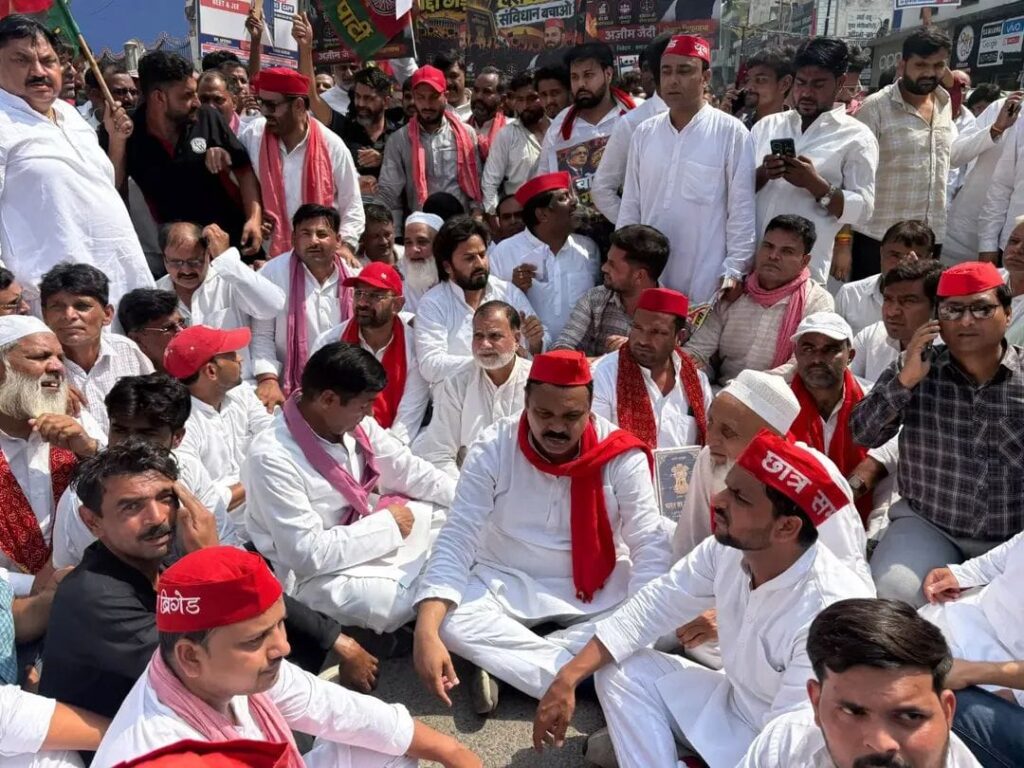 Samajwadi-Party-Muzaffarnagar-Protest-against-Gyanesh-Kumar-1024x768 मुख्य चुनाव आयुक्त के इस्तीफे की मांग पर सपा का जोरदार प्रदर्शन, पुलिस से धक्का-मुक्की