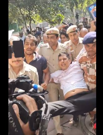 Sourabh-Bhardwaj जंतर-मंतर से शिवाजी पार्क तक SIR के खिलाफ प्रदर्शन, CEC ज्ञानेश कुमार के इस्तीफे की मांग पर दिल्ली में 700 से अधिक हिरासत में